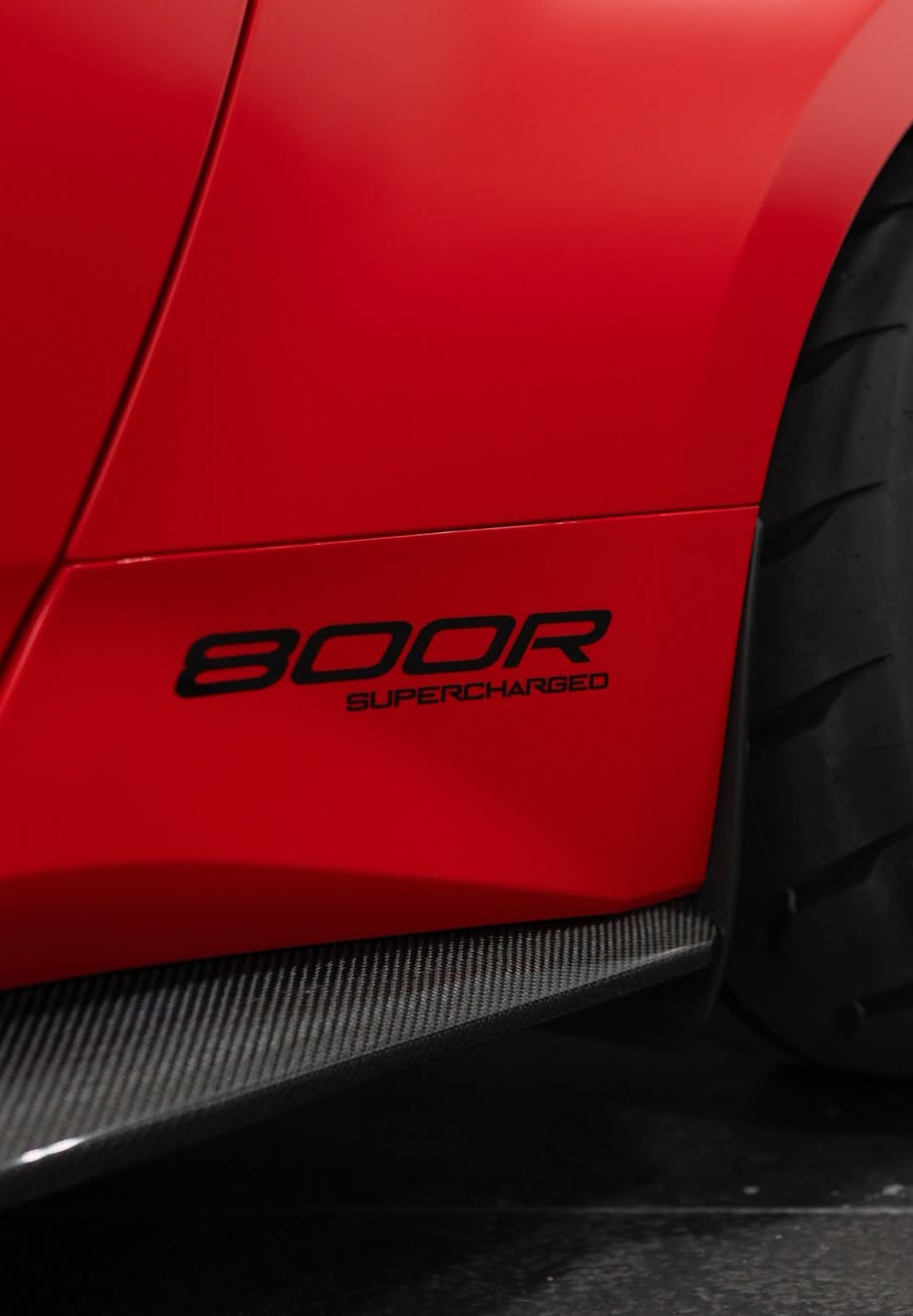 800R Badging